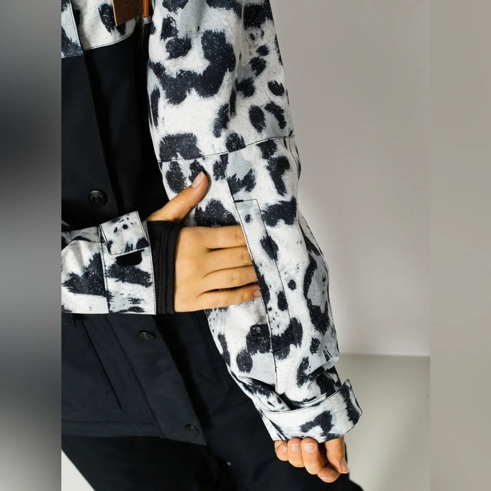 DC Cruiser Snow Leopard Women's Ski Snowboard
Jacket ๐โ๏ธ๐ฟโ๏ธโท๏ธ - Picture 5 of 16